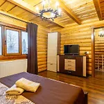 хатинка у румуна Hotel Tatariv