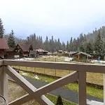хатинка у румуна Hotel Tatariv