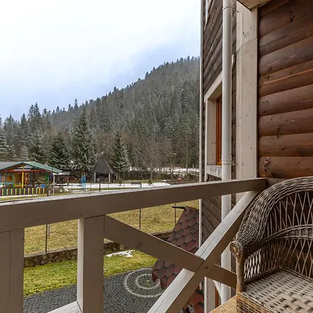 Hotel хатинка у румуна Tatariv