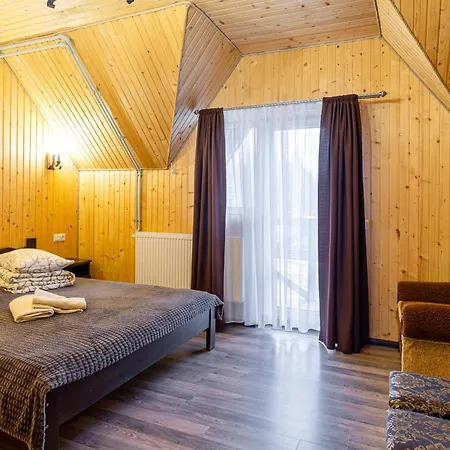 хатинка у румуна Hotel Tatariv