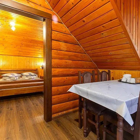 хатинка у румуна Hotel