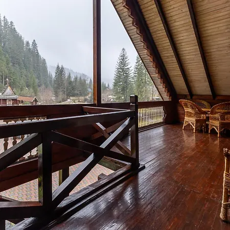 хатинка у румуна Hotel *