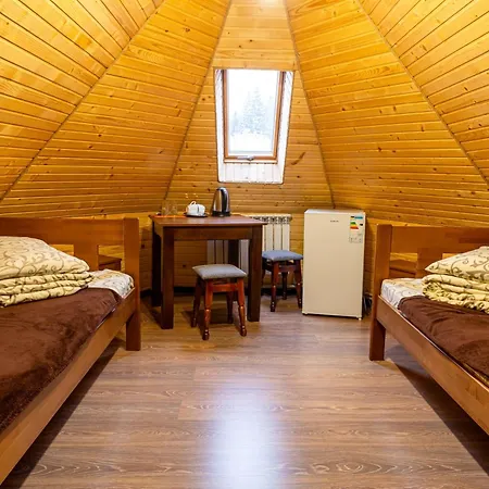 хатинка у румуна Hotel