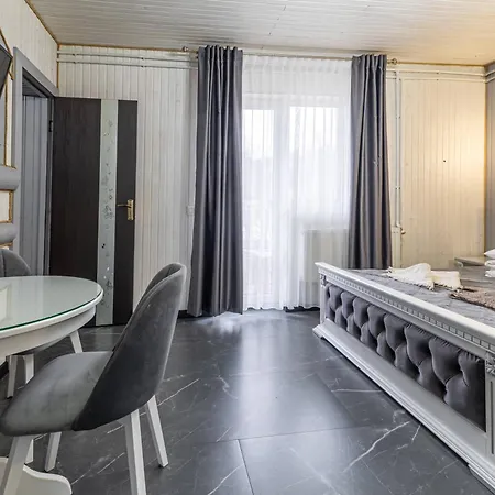 Hotel хатинка у румуна *